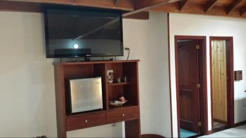 Deluxe Double or Twin Room image 3