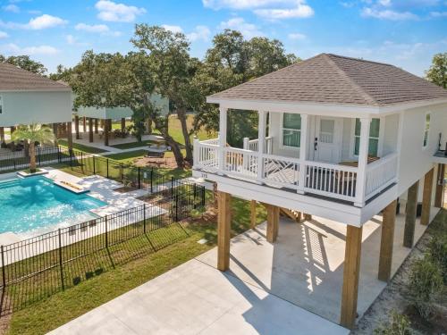 Waveland Beach Cottage 213 in Waveland, USA