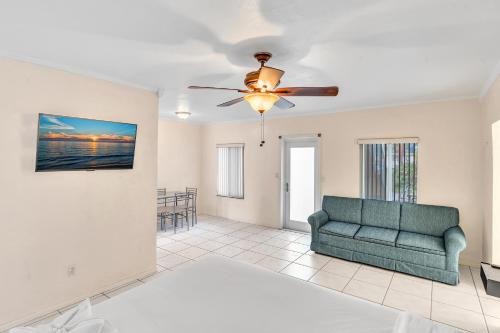 Two-Bedroom Apartment image 5