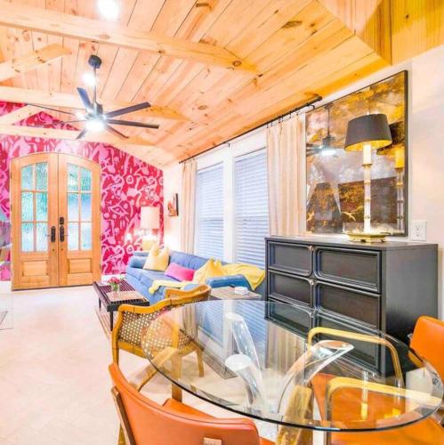 SweetSuiteCullman-couples retreat tiny home dwntwn detail