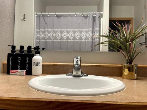 Lachifys Place-Serene townhouse in West Fargo, USA