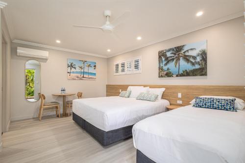 1 king bed, 1 twin bed