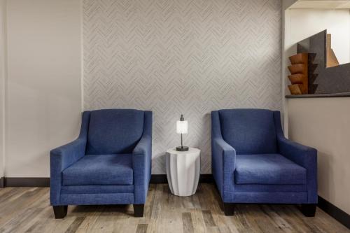 Lobby, Super 8 by Wyndham Laredo in Laredo (TX)