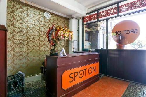 Photo - SUPER OYO 1927 Hotel Candra Adigraha