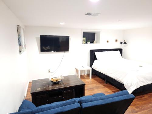 Lovely Private 2 Bedroom Suite near EWR/NYC in Newark, USA