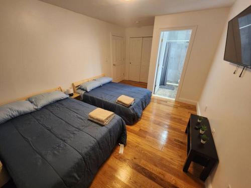 Luxurious 2 bed ! mins to NYC!
