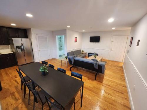 Luxurious 2 bed ! mins to NYC!