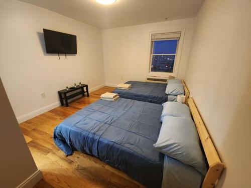 Luxurious 2 bed ! mins to NYC!