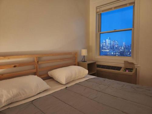 Luxurious 2 bed ! mins to NYC!