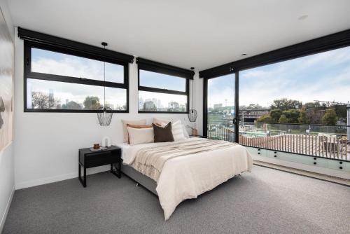 Sport Precinct Luxury Style over four levels - image 5