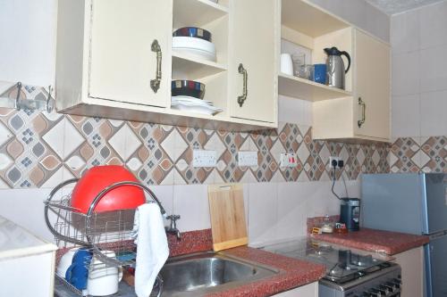 virtuvė, Comfort Haven with Secure Parking & Unlimited WiFi in Embu