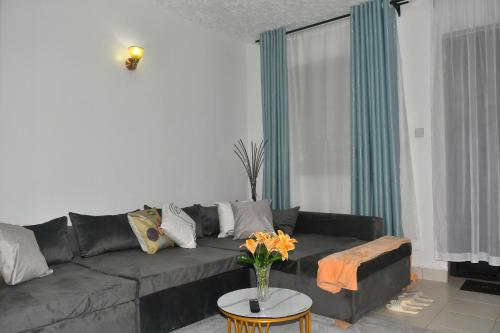 Comfort Haven with Secure Parking & Unlimited WiFi in Embu