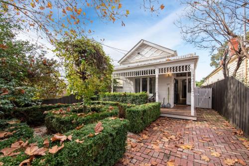 Timeless Gem in Malvern East