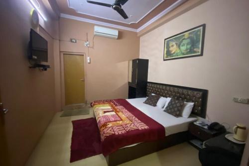 Goroomgo D S Residency Varanasi