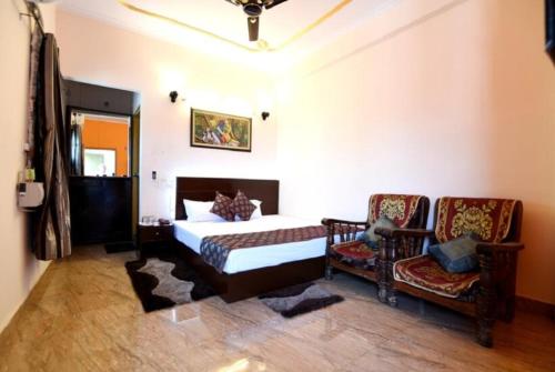 Goroomgo D S Residency Varanasi