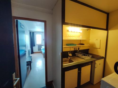 ห้องครัว, Val Louron Pied des pistes apartment 34 m² 5 pers in อาเดอร์วีแยล-ปูเชิร์ก