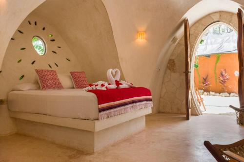 Room in Lodge - Ecolush Couple Mayan Dome cenote Bikes in Tulum, Mexico