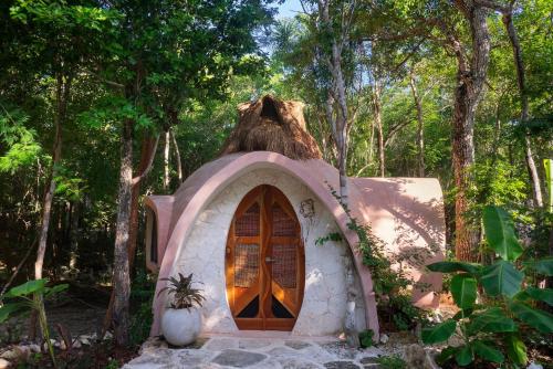 Room in Lodge - Ecolush Couple Mayan Dome cenote Bikes in Tulum, Mexico