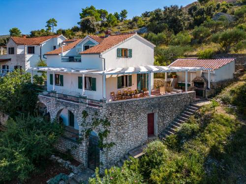  Vila Tudor in Bobovišća