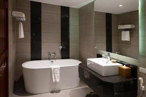 room detail thumbnail 2