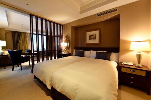 Main Building Grand Suite with Twin Bed - Non-Smoking