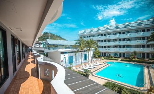Vista exterior, Blue Carina Hotel Phuket in Phuket Town