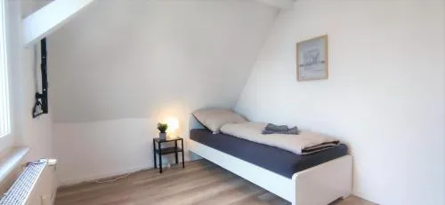Moderne Monteurwohnung für 6 Personen bei Villingen-Schwenningen, TV, Einzelbetten, WLAN, Bettwäsche, Handtücher inklusive - TR01 in Trossingen, Deutschland