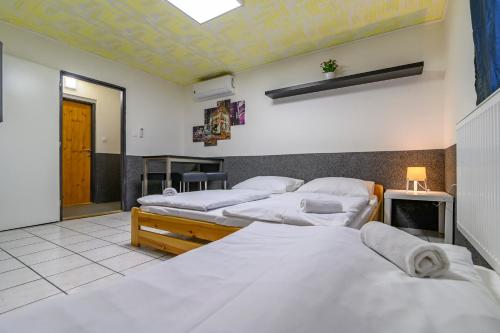 Hostel Seven - image 4