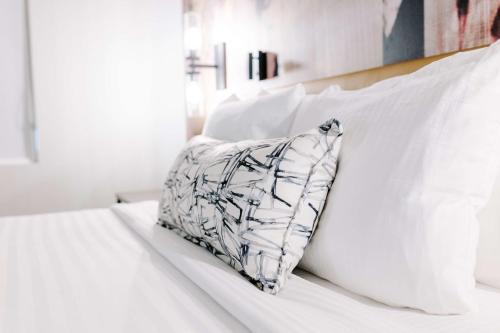 Best Western Plus Sunset Suites Riverwalk - image 14