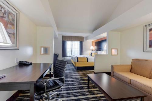 King Suite with Sofa Bed - Non-Smoking
