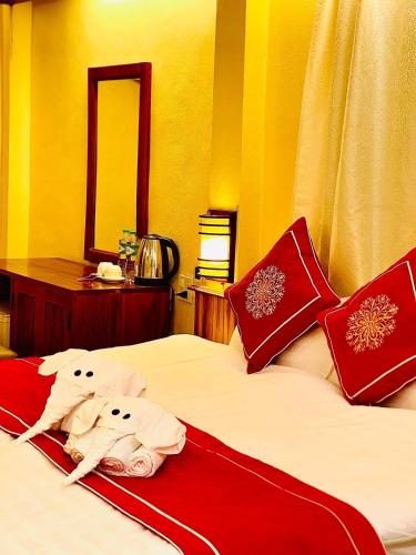 Deluxe Quadruple Room image 8