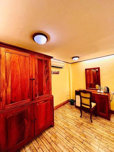 Deluxe Quadruple Room image 7