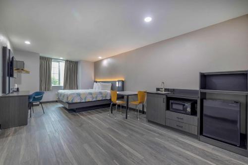Motel 6-Fort Worth, TX - Burleson in Fort Worth, USA