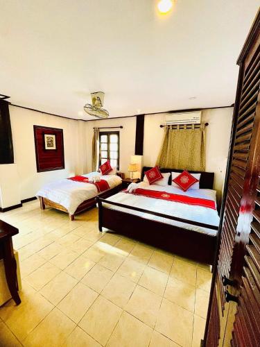 Deluxe Triple Room room in Vieng Savanh II Hotel