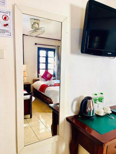 Deluxe Triple Room image 6