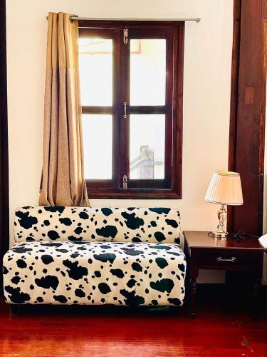 Deluxe Double Room with Balcony image 4