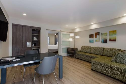 SureStay Plus Hotel by Best Western Tempe University