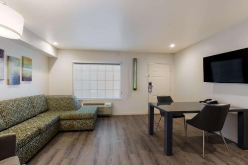 SureStay Plus Hotel by Best Western Tempe University