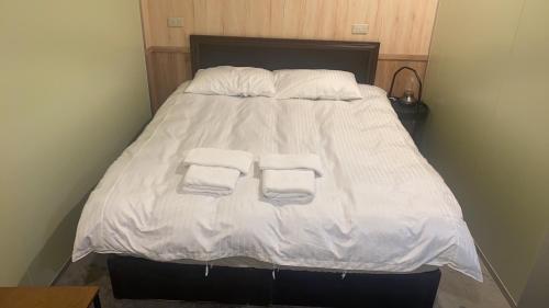1 double bed
