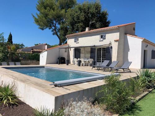 Villa Andrée avec piscine à proximité de la mer