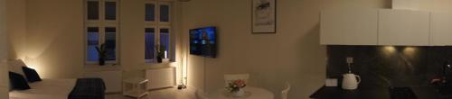 One-Bedroom Apartment image 10