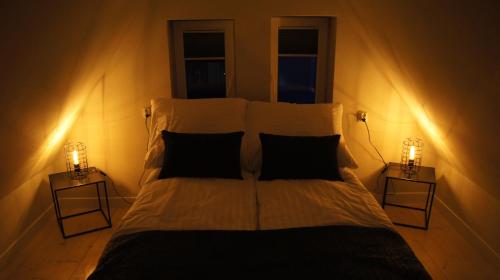 One-Bedroom Apartment image 7