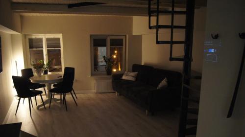 One-Bedroom Apartment image 5