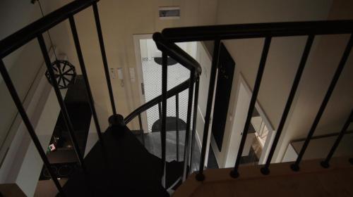 One-Bedroom Apartment image 5