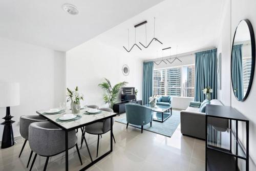StoneTree - NEW Furnished 1BR in V3 Tower - main image