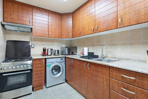 StoneTree - NEW Furnished 1BR in V3 Tower - image 7