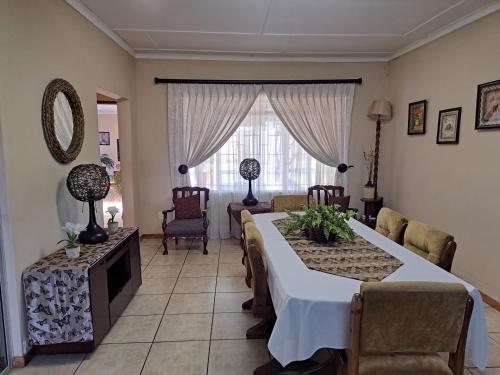 Mountain View Guest House in Dundee