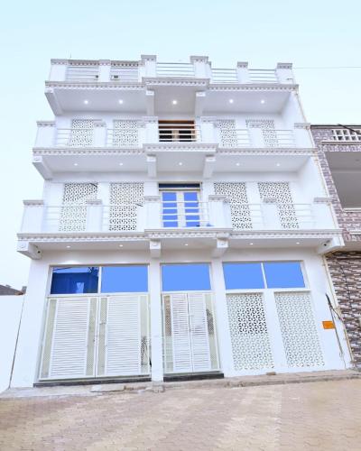 HN PALACE Homestay - image 3