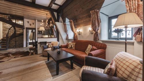 Luxury Three-Bedroom Apartment