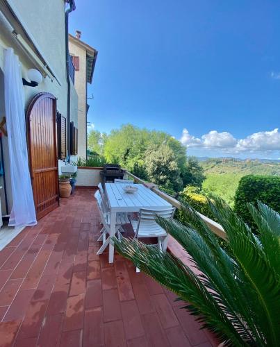 Balkons/terase, Anna's House in Lorencana